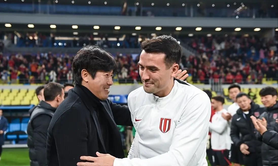 英超关键时刻走向成谜，成都蓉城篮板制胜，态度坚定，赛程密集仍需轮换(成都蓉城夏季引援巴甲射手)